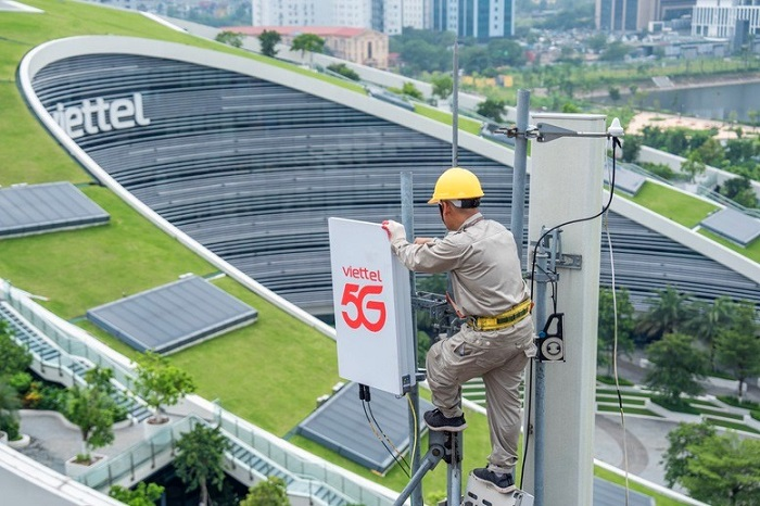 anh.png {Dự kiến đến hết tháng 12/2025, tổng số trạm 5G đạt 30.000 trạm Large.}